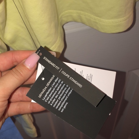 Nike woman’s sweater cropped never worn with tags! Pretty neon colour! - Picture 5 of 5